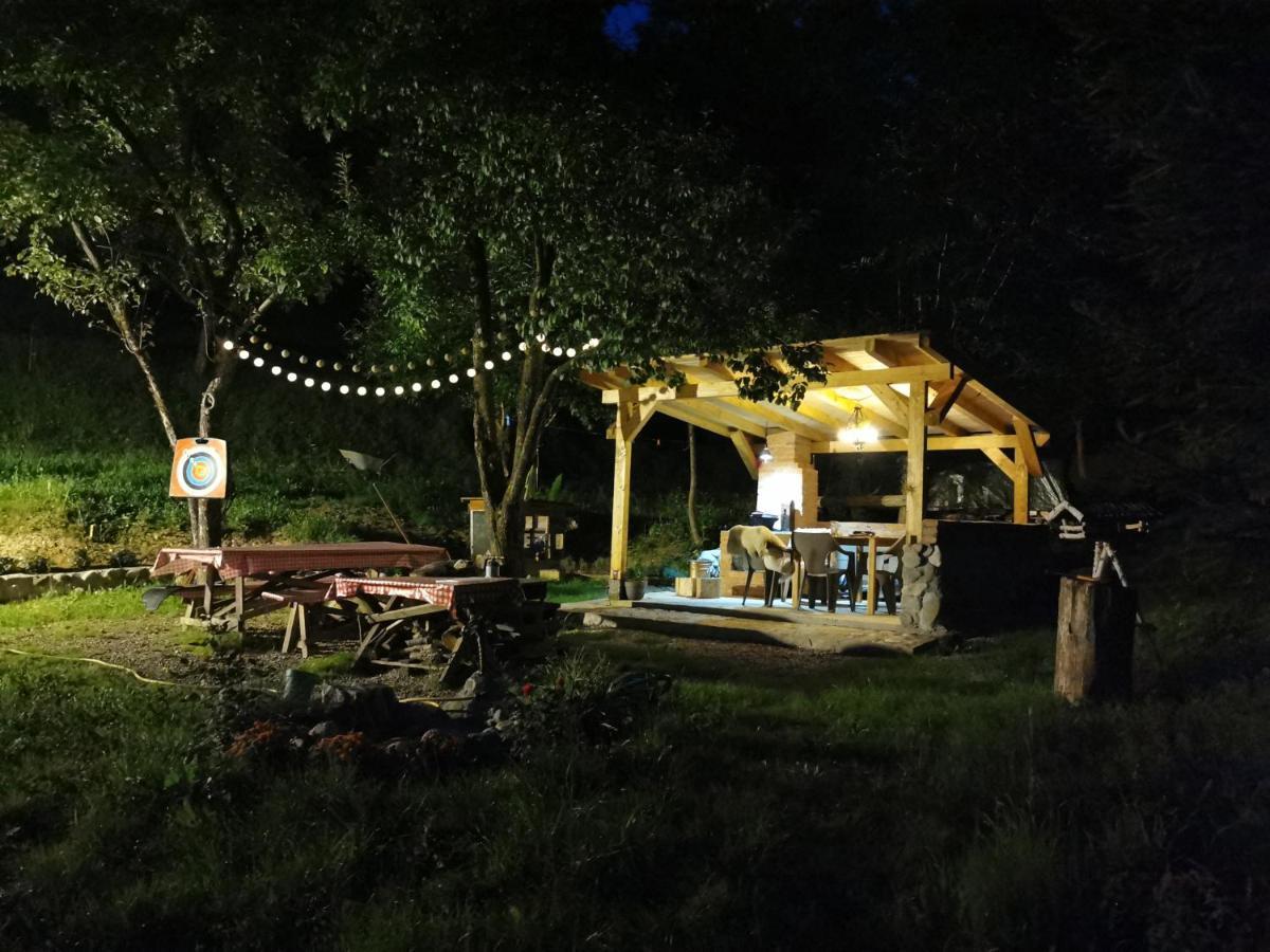 Soho Lodge Rasnov Bagian luar foto